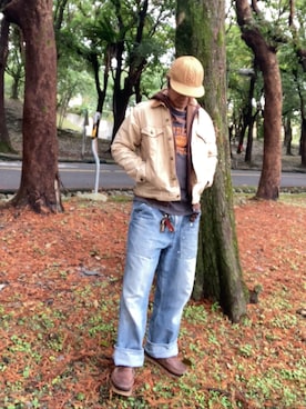 Carharttのデニムジャケット（ベージュ系）を使った人気ファッション