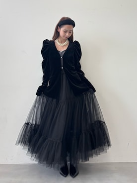 クラシカルベロアパフスリーブジャケットを使った人気ファッション