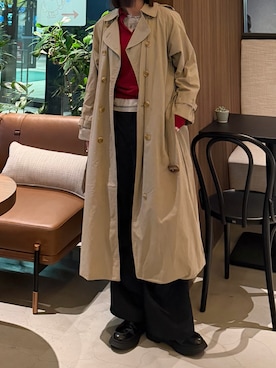 BURBERRYのトレンチコート（ベージュ系）を使った人気ファッション