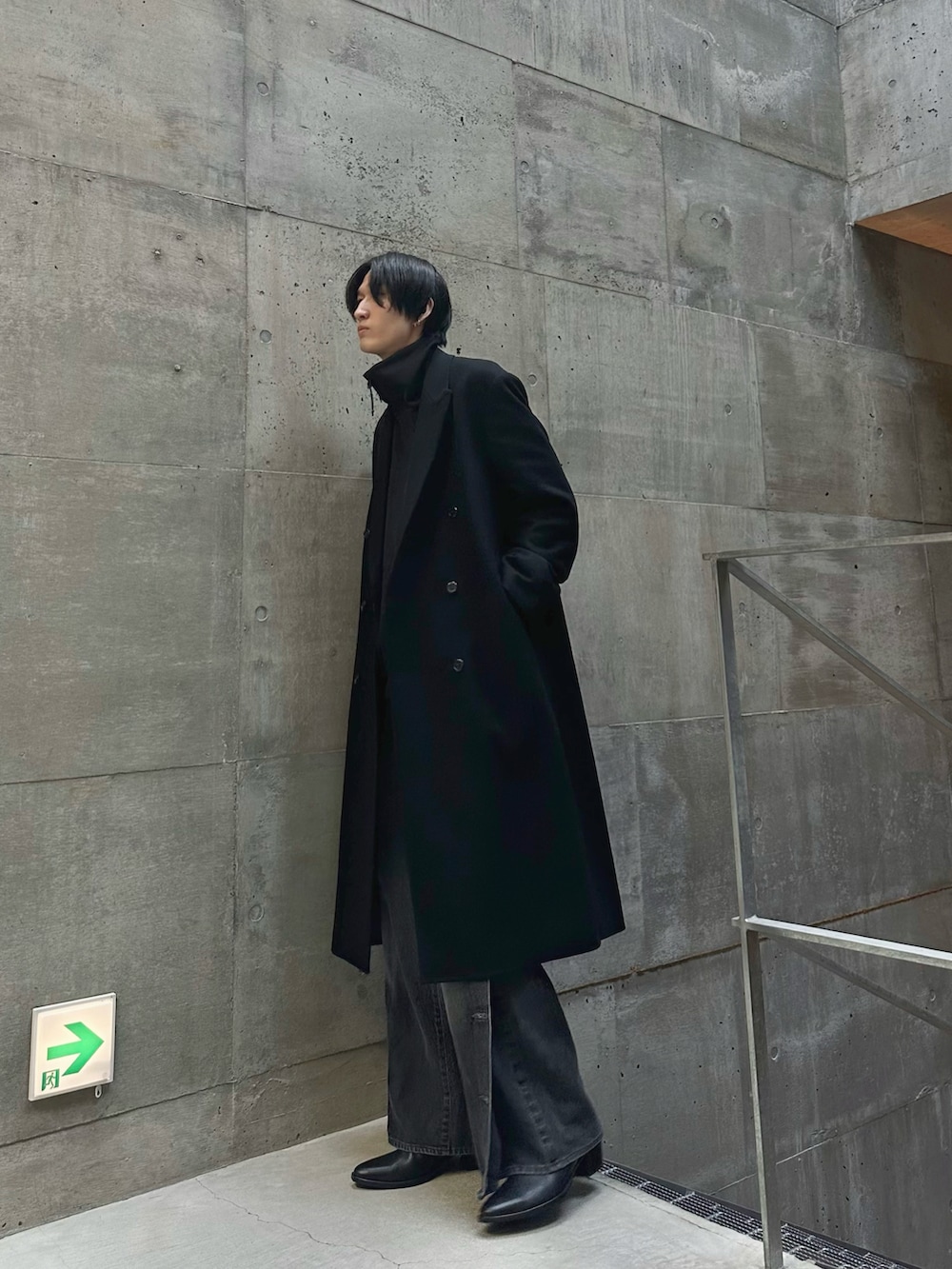 HISAMOTO｜LAD MUSICIANのチェスターコートを使ったコーディネート - WEAR