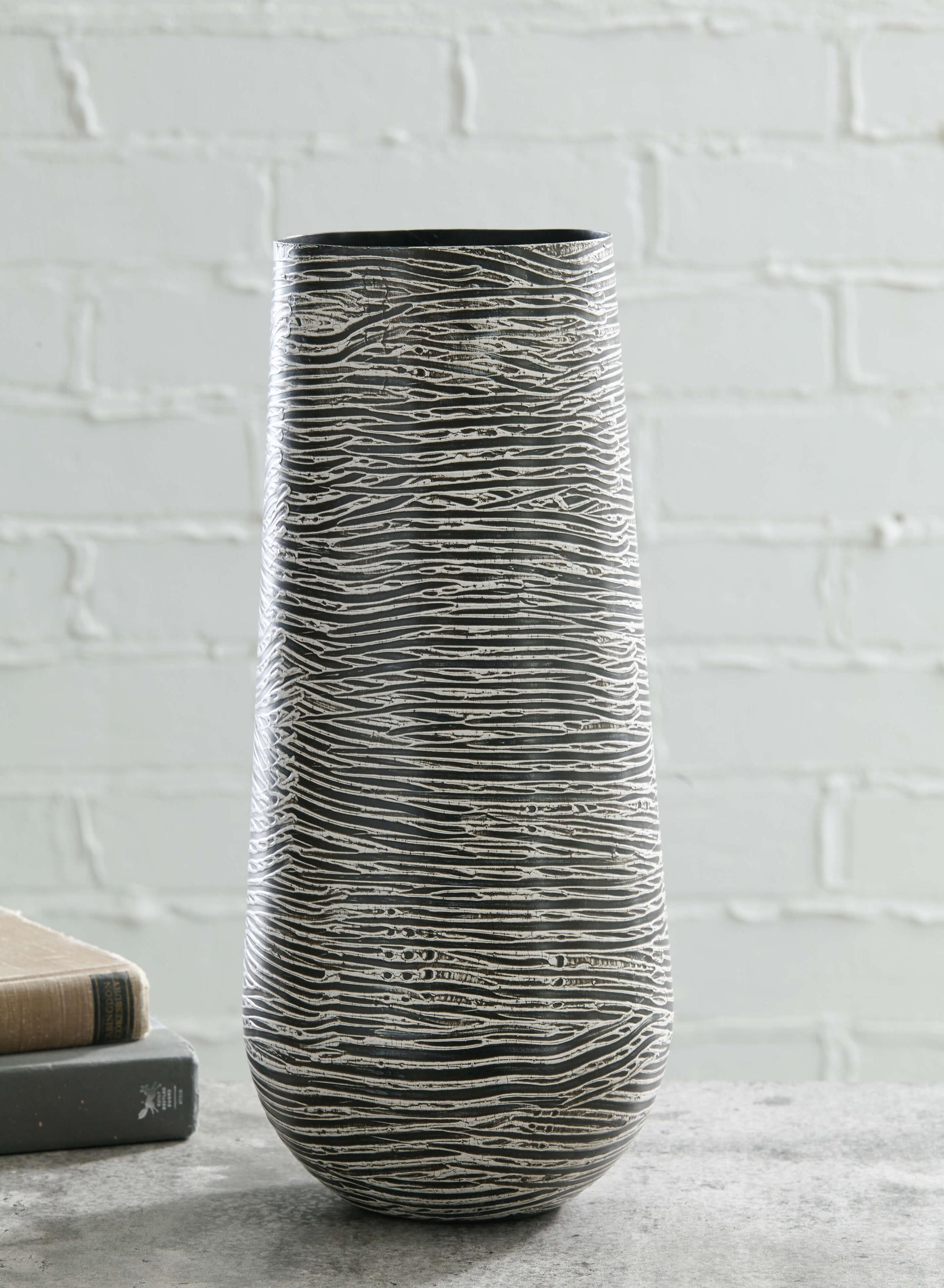 ASHLEY FURNITURE Fynn Vase A2000515 | Corvin's Furniture