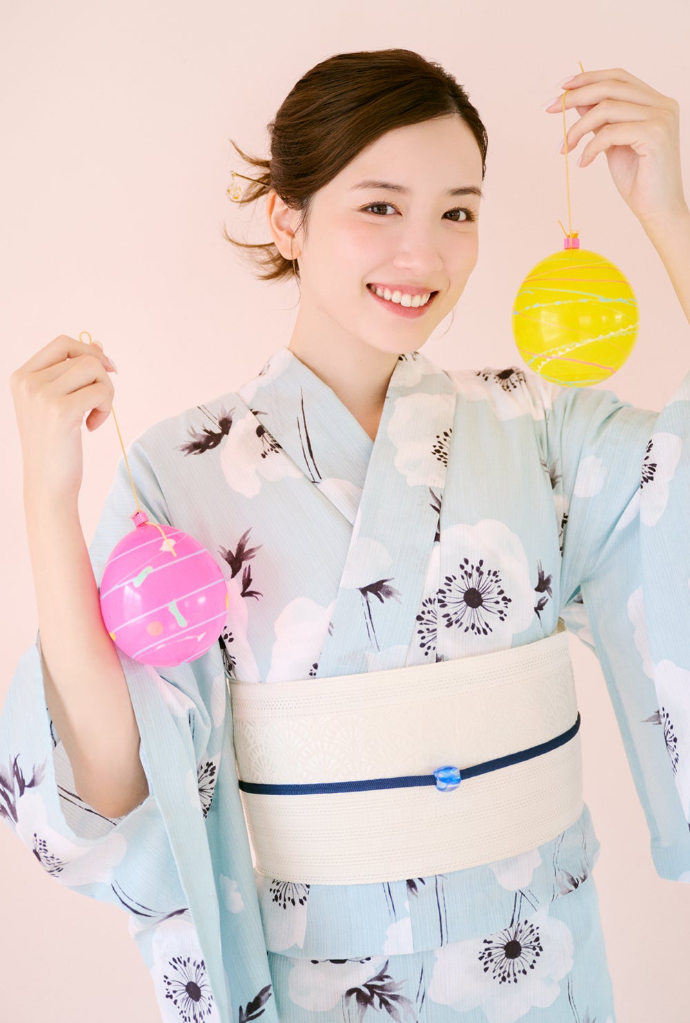 永野芽郁、2026年カレンダー決定「来年もファンの皆さんと共に」“感謝