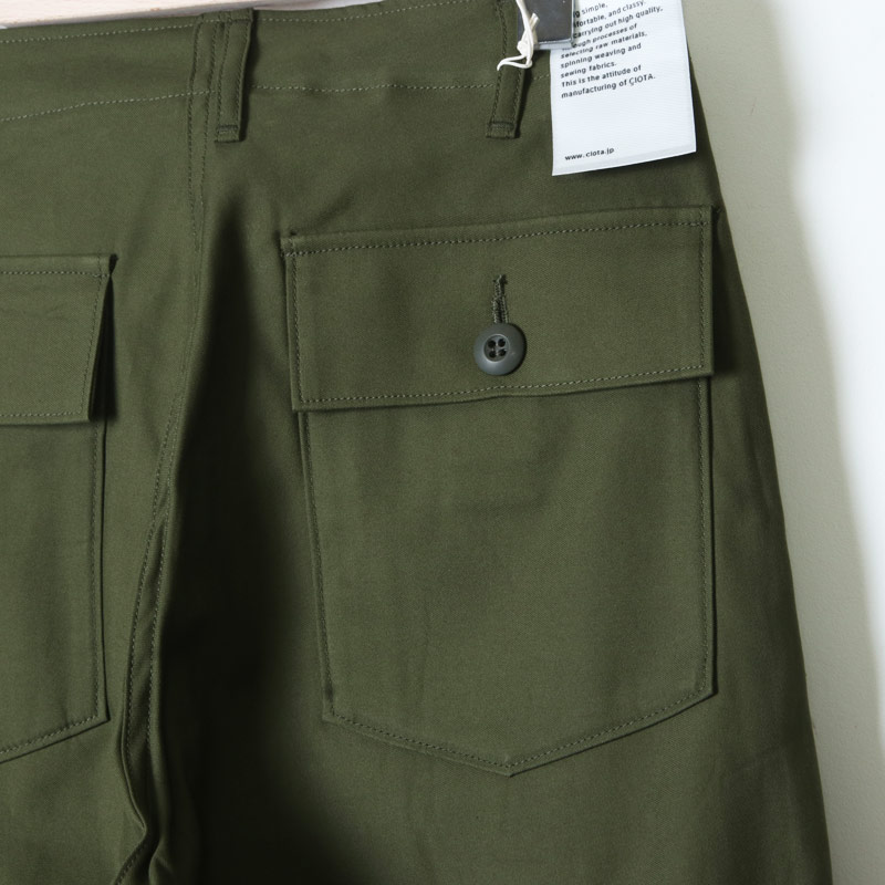 CIOTA (シオタ) スビンコットン バックサテン ベイカーパンツ