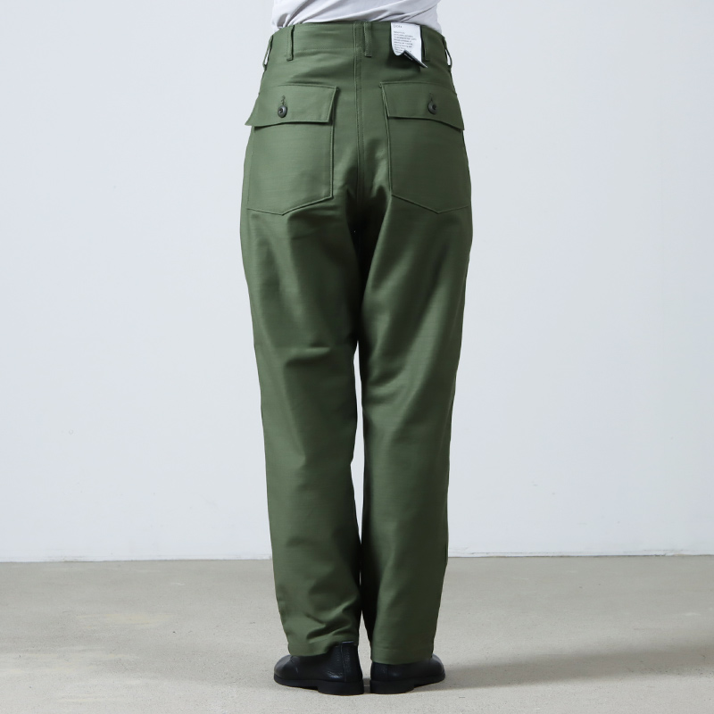 CIOTA (シオタ) スビンコットン ムラ糸バックサテン ベイカーパンツ