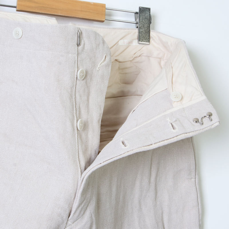 COMOLI (コモリ) ヘンプダック バックストラップパンツ