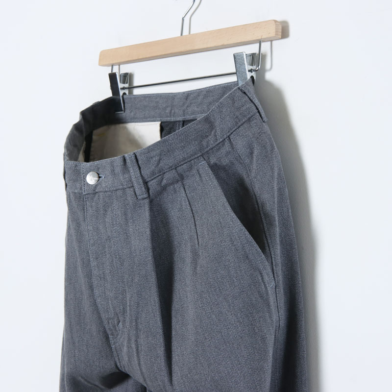 Graphpaper (グラフペーパー) Colorfast Denim Two Tuck Tapered Pants