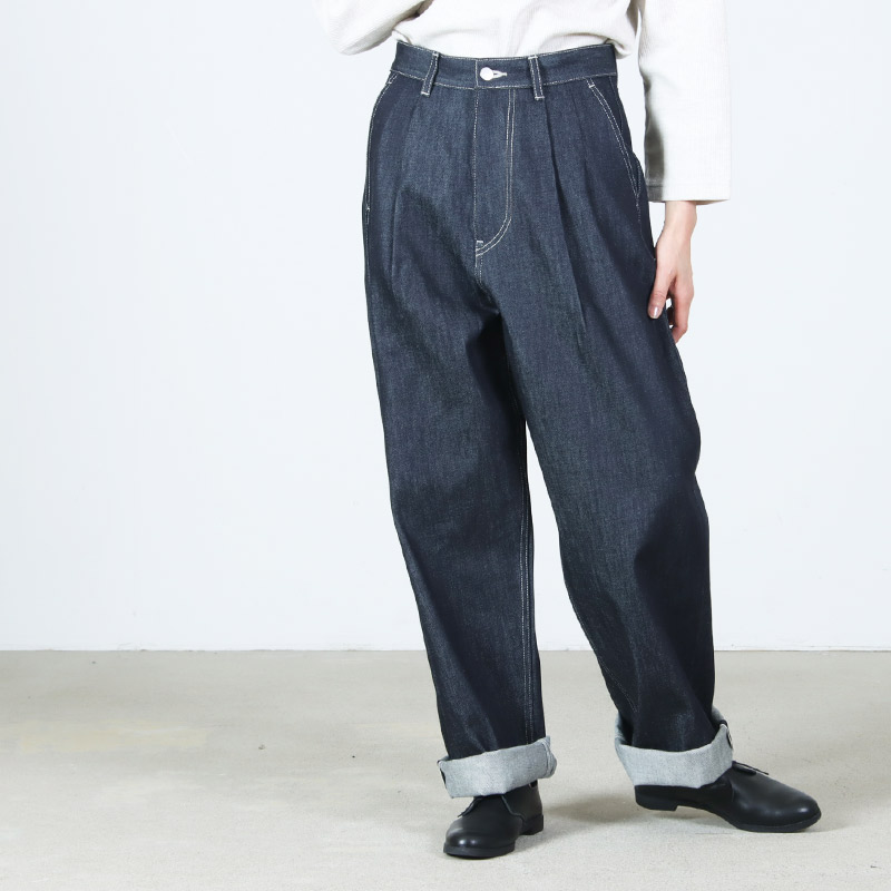 Graphpaper (グラフペーパー) Selvage Denim Two Tuck Pants ‐ INDIGO