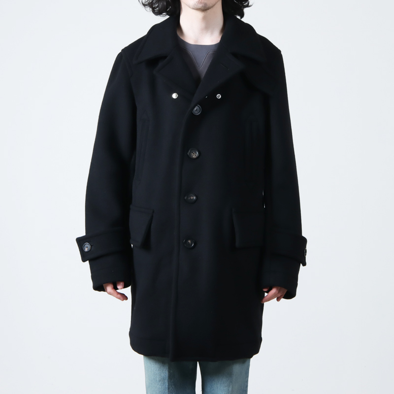 TAKAHIROMIYASHITATheSoloist. (タカヒロミヤシタザソロイスト) right