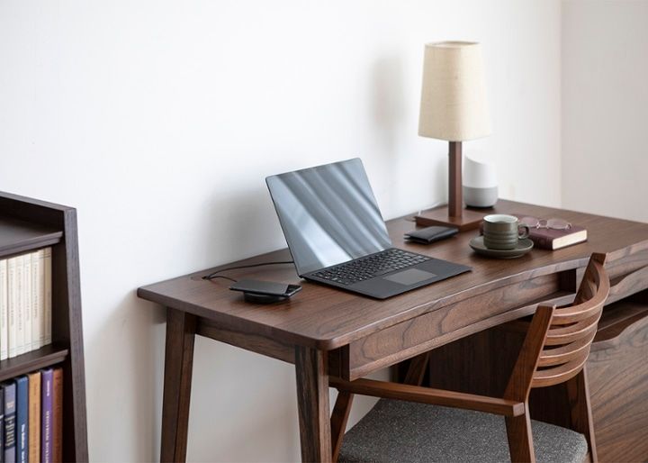 ワーク・デスクv02～無垢材の素材感、優美な曲線デザイン、抜群の収納