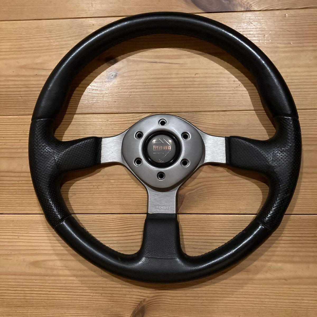 セール 値下げ！モモステ 希少 最終値下げmomo ステアリング メタル