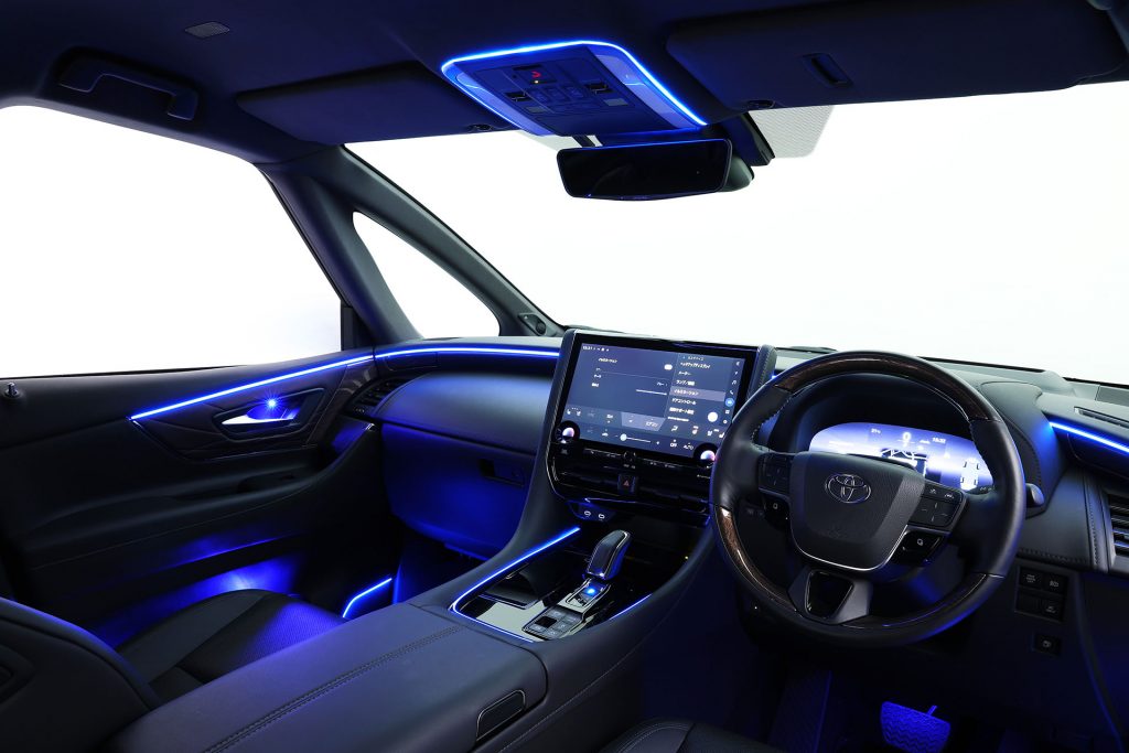 40系アルファードをもっとゴージャスに！上質感高めるアンビエント