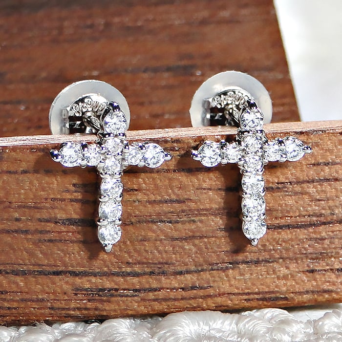 スタッドピアス プラチナ PT900 ダイヤモンド 0.27ct 両耳用 クロス