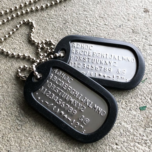 ミリタリー仕様 ステンレス ドッグタグ エンボス 2枚組み 認識票 - 【e