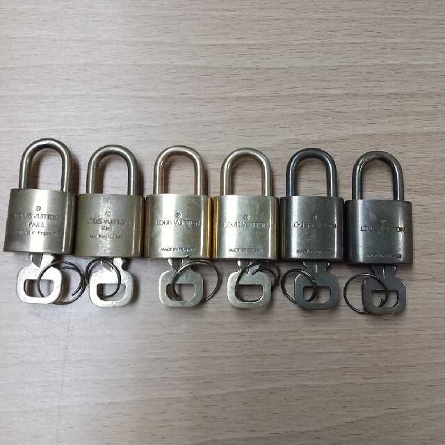 Louis Vuitton ルイヴィトン カデナ 南京錠 パドロック 6個セット