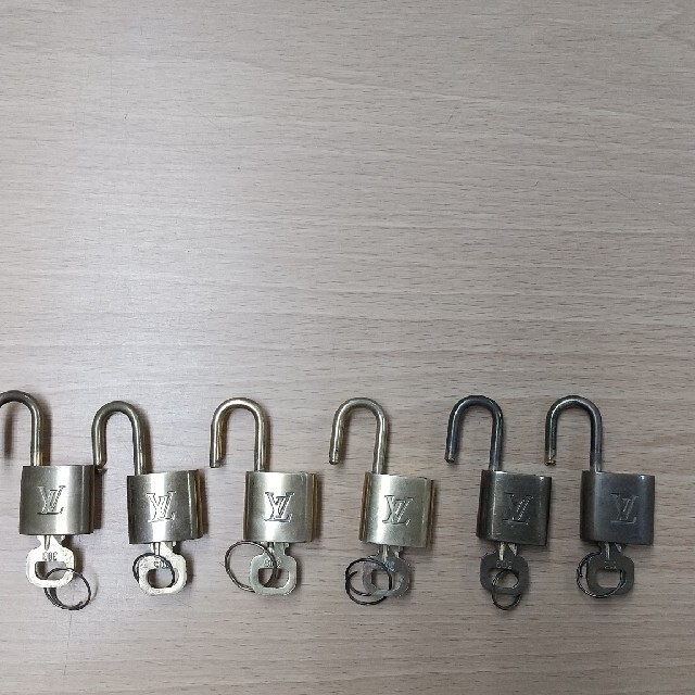 Louis Vuitton ルイヴィトン カデナ 南京錠 パドロック 6個セット