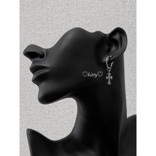 防弾少年団(BTS) - 新型・送料込!!【フープピアス＋クロス シルバー 1