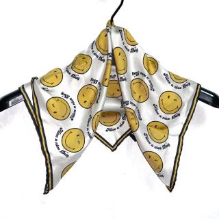 ANYA HINDMARCH（バンダナ/スカーフ）のフリマアイテム一覧