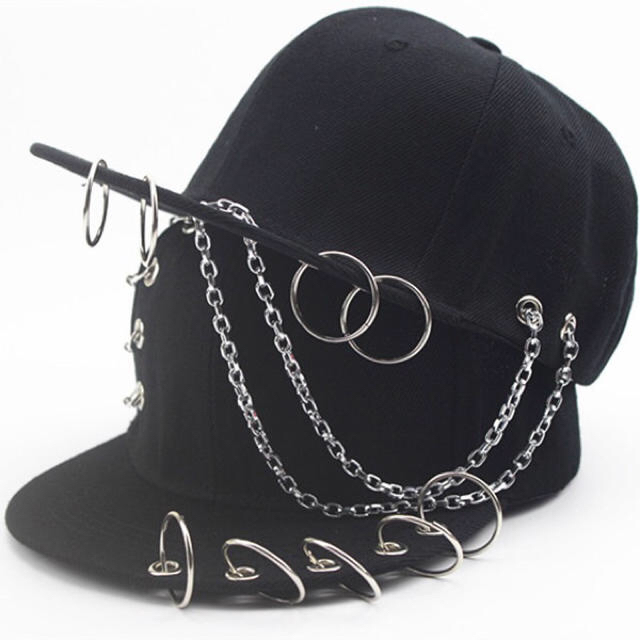 新品》Cカン☆チェーン付き☆キャップ☆黒の通販 by ジェイ｜ラクマ