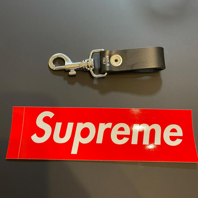 Supreme - シュプリーム supreme leather key loop ブラック レッドの