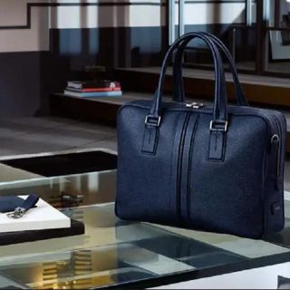 TOD'S（ビジネスバッグ）のフリマアイテム一覧