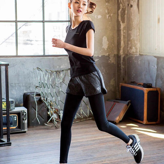 人気！ショートパンツ付きレギンス スポーツウェア Mサイズの通販 by