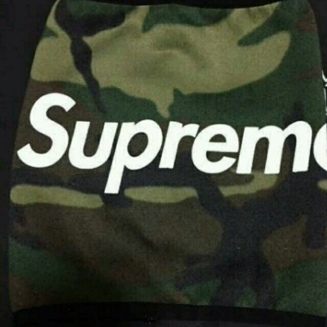 Supreme - 新品 新古 半タグ15AW supreme 迷彩 加工ネックウォーマー
