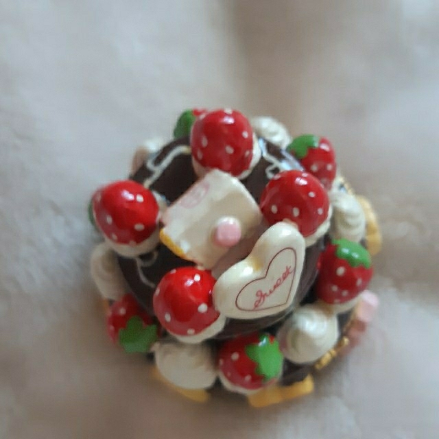 マザーガーデン 陶器 小物入れ 苺 チョコレートケーキの通販 by いちご