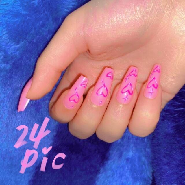 ネオンピンクネイル ハートネイル ギャルネイル 原宿 スカルプ 派手