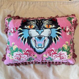 GUCCI（クッション）のフリマアイテム一覧