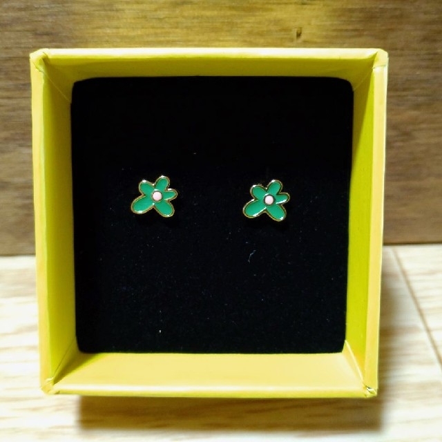 新品 未使用 Golf Wang フラワー ピアスの通販 by kota's shop｜ラクマ