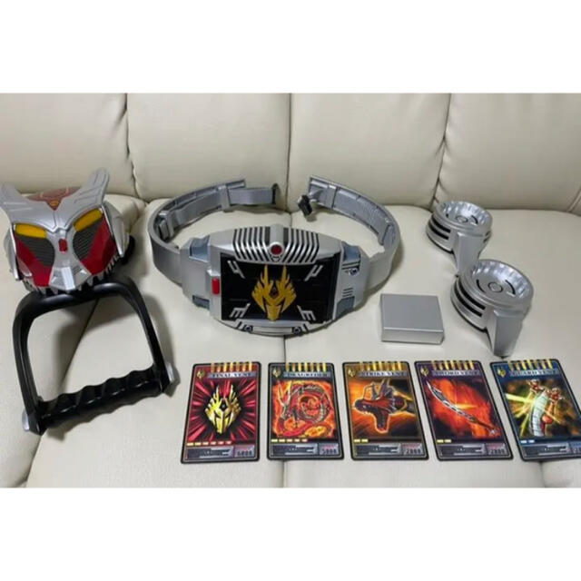 仮面ライダー龍騎 CSM V バックル & ドラグバイザー台座&フィギュア付き