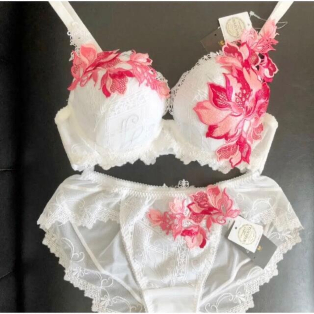 Wacoal - サルート 04 プレステージ ジャズ WH ブラジャー ショーツ