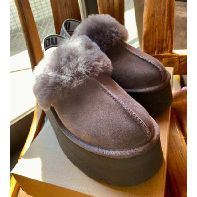 完売しました。。✨未使用✨24～25✨UGG✨FUNKETTE✨ファンケット✨の