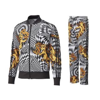 JEREMY SCOTT（ジャージ）のフリマアイテム一覧