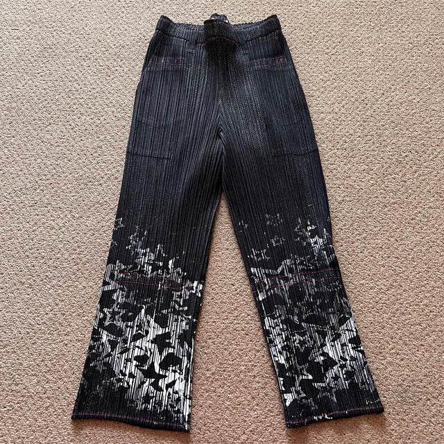 PLEATS PLEASE ISSEY MIYAKE - プリーツプリーズ デニム風パンツの通販