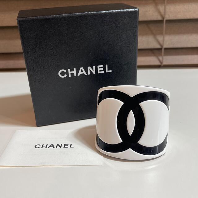 CHANEL ロゴ バングル ホワイト・ブラック
