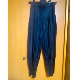 PLEATS PLEASE ISSEY MIYAKE（サルエルパンツ ・ ブラック/黒色系）の