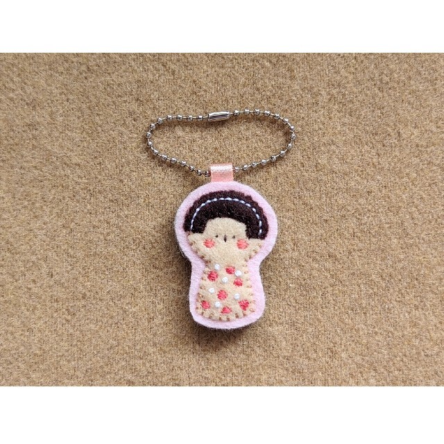 こけし フェルト刺繍 ストラップの通販 by もちゃ屋｜ラクマ