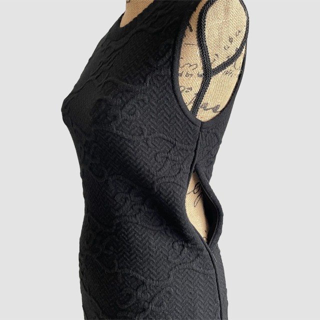 FENDI フェンディ ニットワンピース ブラック 未着用】FENDI