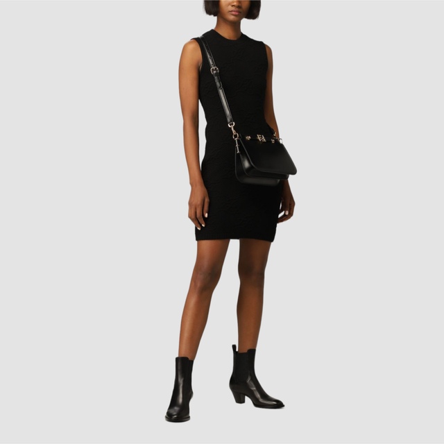 FENDI フェンディ ニットワンピース ブラック 未着用】FENDI