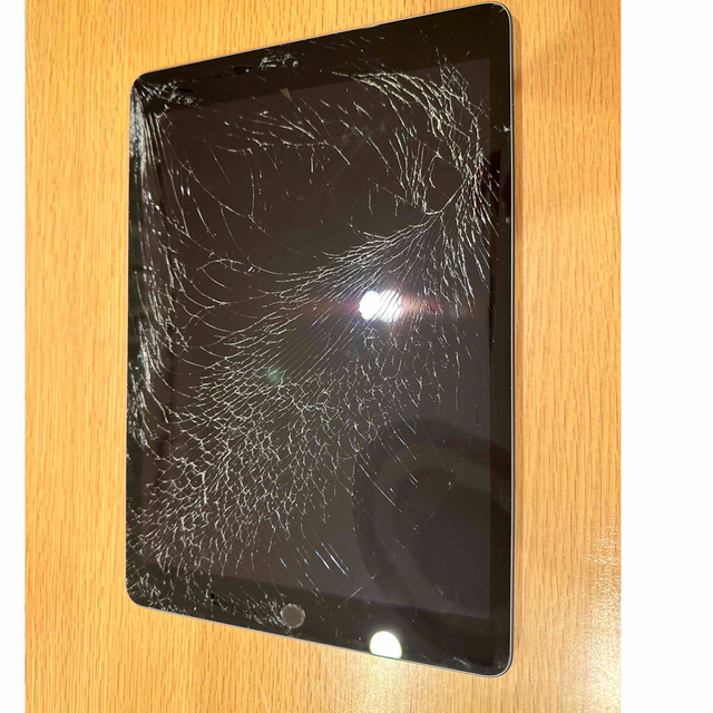 iPad (第8世代) グレー 画面ひび割れジャンク 32GB 2026年最新】ipad