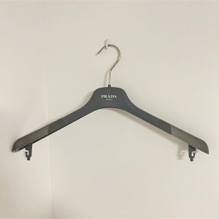 PRADA（押し入れ収納/ハンガー）のフリマアイテム一覧