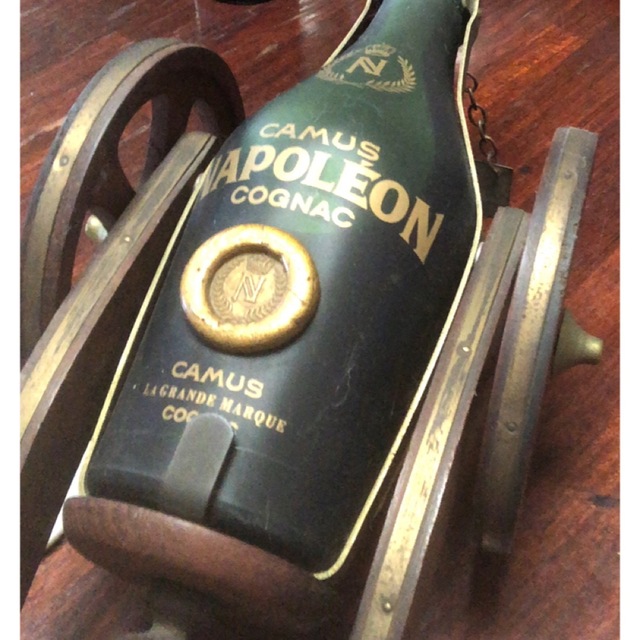 カミュコニャックナポレオンブランデー砲台付 古酒オールドボトルの