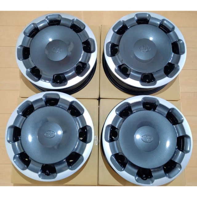 トヨタ - 新型トヨタ シエンタ純正15インチホイールキャップ 4枚セット