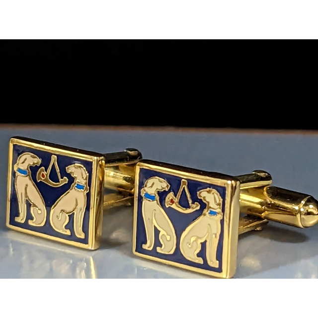 ◇Ferragamo カフスdog No.112