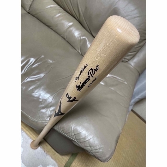 ソフトバンクホークス 近藤健介選手型(KK)MIZUNO Pro硬式木製バットの