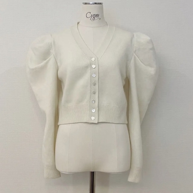 cygne シーニュ ハートボタンカーディガン Laure 数回着用 cygne