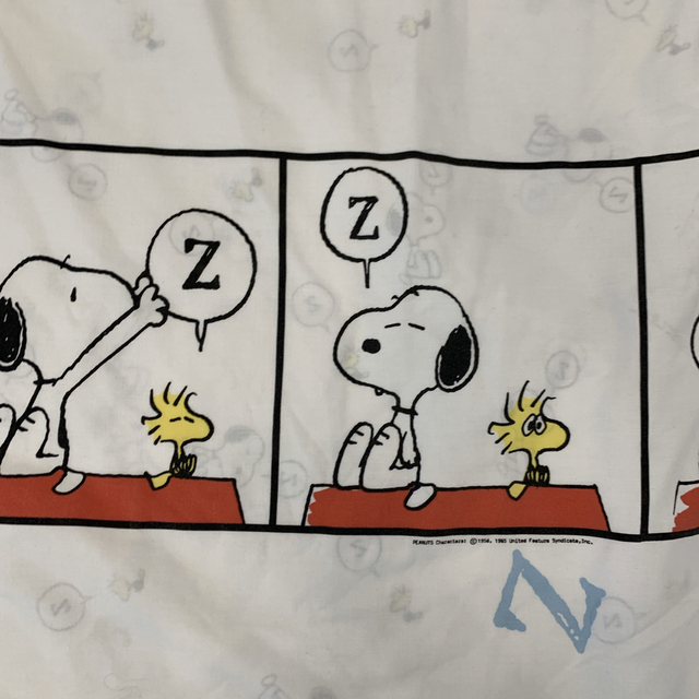 SNOOPY - 【ビンテージシーツ】スヌーピー zzz はぎれの通販 by