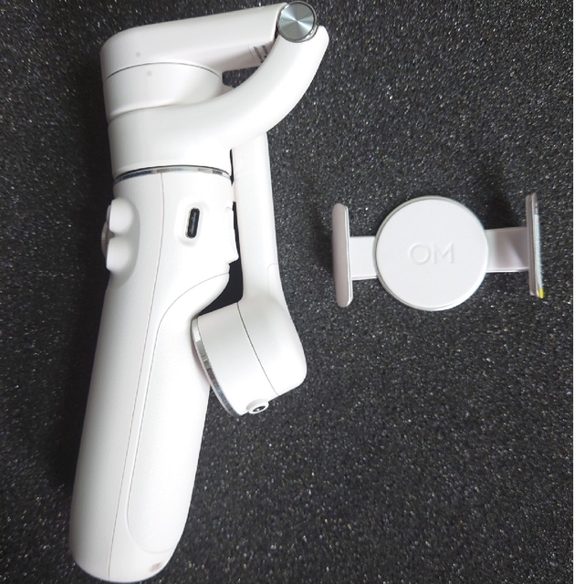 DJI OM5（サンセットホワイト） ジンバル スタビライザー 収納袋付き