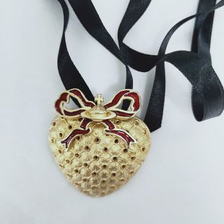 Vivienne Westwood（ブローチ/コサージュ）のフリマアイテム一覧